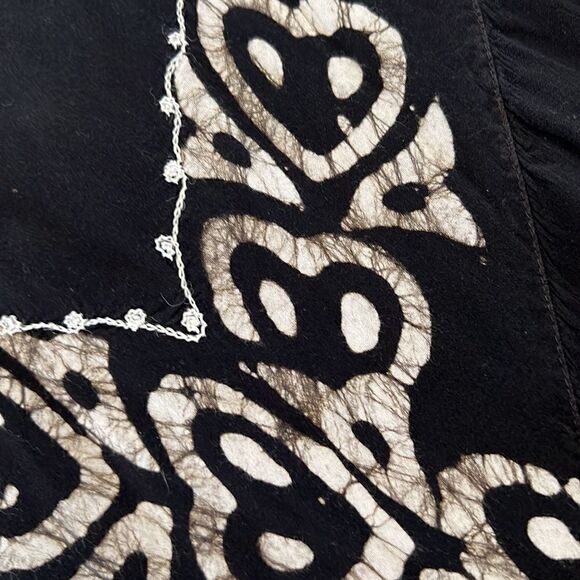 Riviera Sun sz M blk&wht batik w/ fringe & a crazy cute hem GUC - Picture 8 of 10